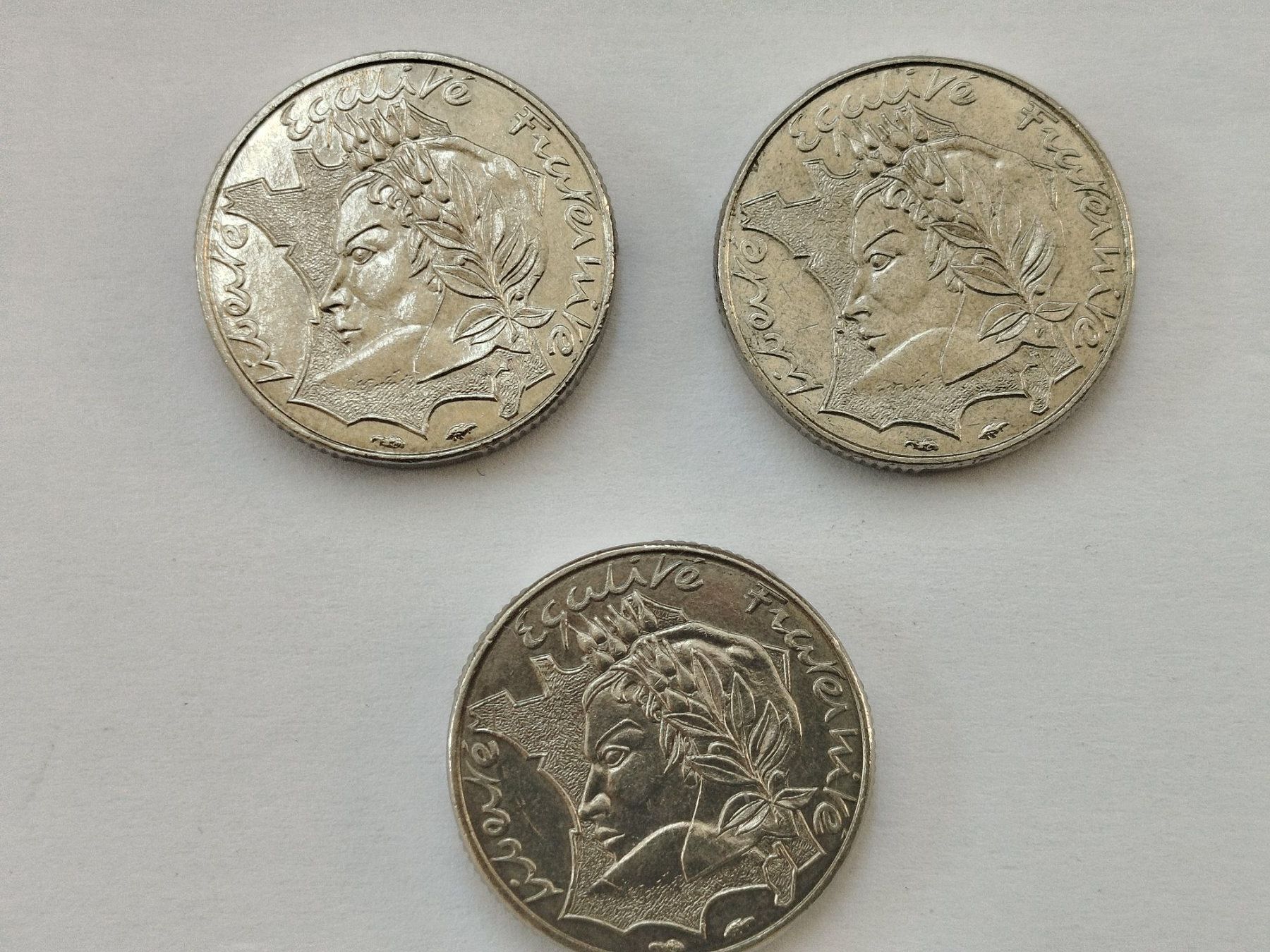 Toutes les monnaies: 3 X 10 FRANCS JIMENEZ 1986 – D'occasion à Wettingen par Colorup