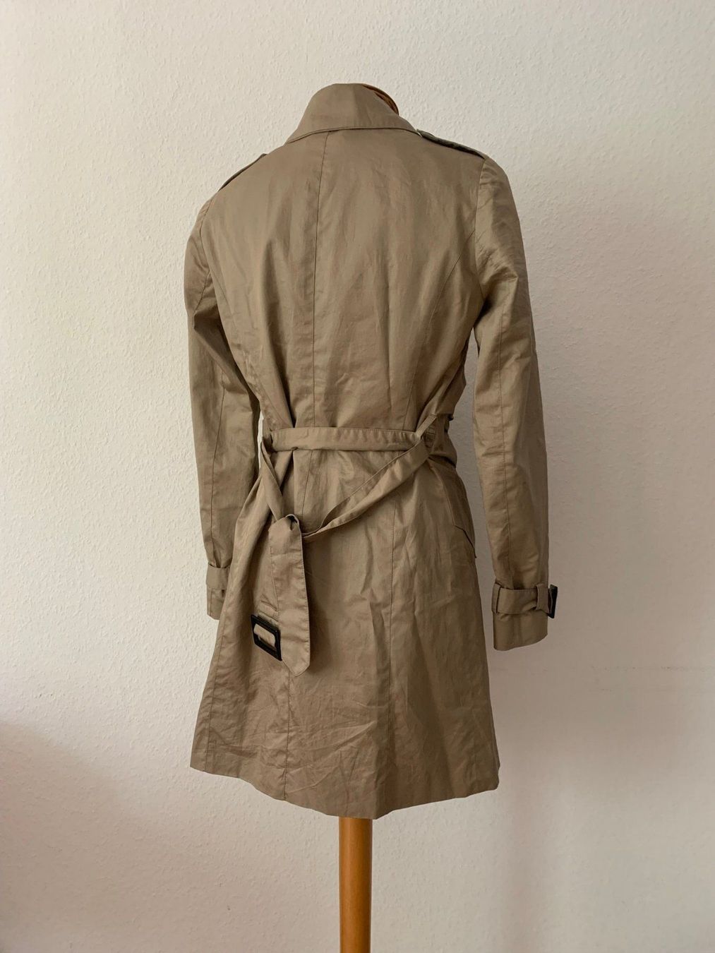 Cappotti: EKLE' - Trenchcoat beige 34 – Usato da Zürich venduto da Diazaio 3