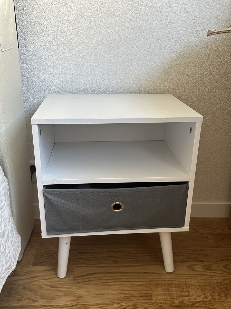 Nachttische: Table de chevet  – Gebraucht aus Lausanne von ste_6zt5 1