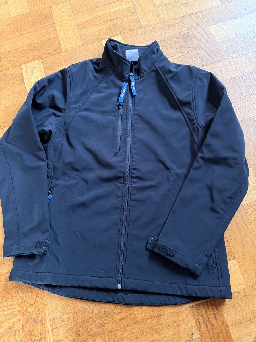 Giacche: Schwarze Softshell Jacke 140 – Usato da Amlikon-Bissegg venduto da Rose_Rose