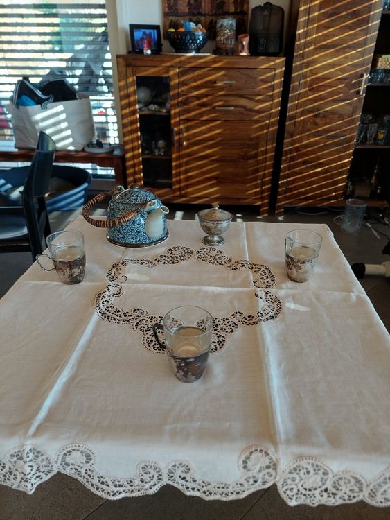 Linge de lit: TEE-SET | Leinen und Spitzen (1 Tischdecke + 6 Servietten) – Neuf avec emballage d'origine à Castel San Pietro par nicolascattaneo 2