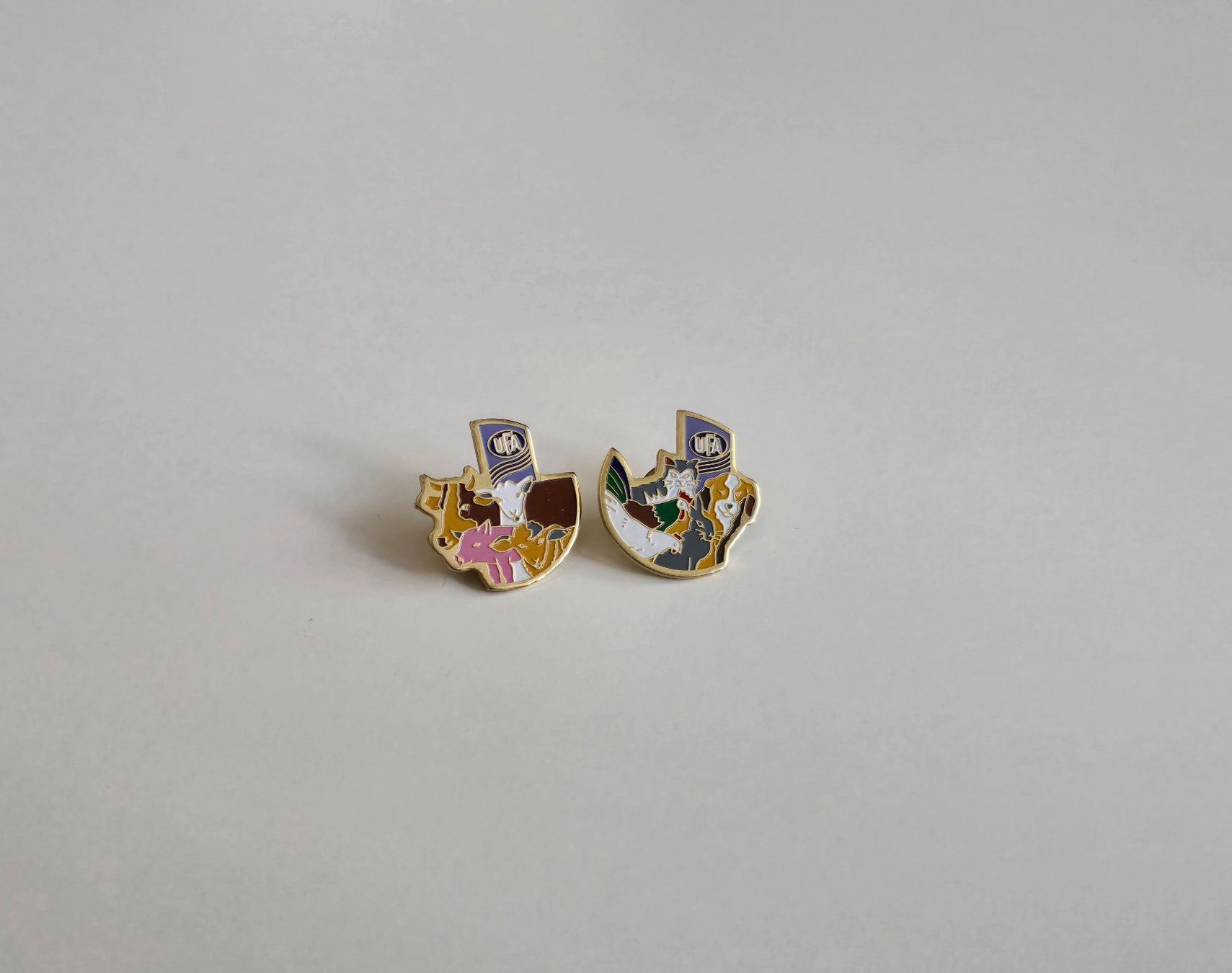Placchette & Badge: 2 Pins UFA – Usato da Dättlikon venduto da Wundertuete_