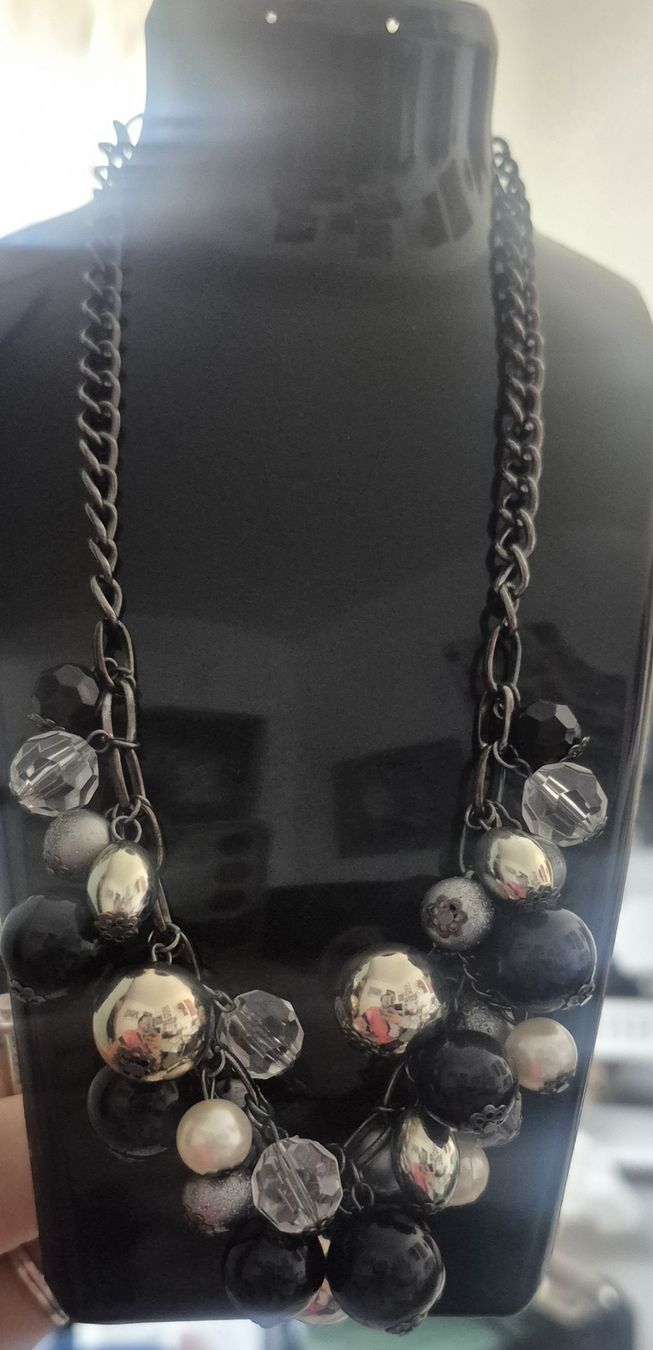 Catenine: Collana con perle nere, dorate e trasparenti – Usato da Giubiasco venduto da Stefaniav 4