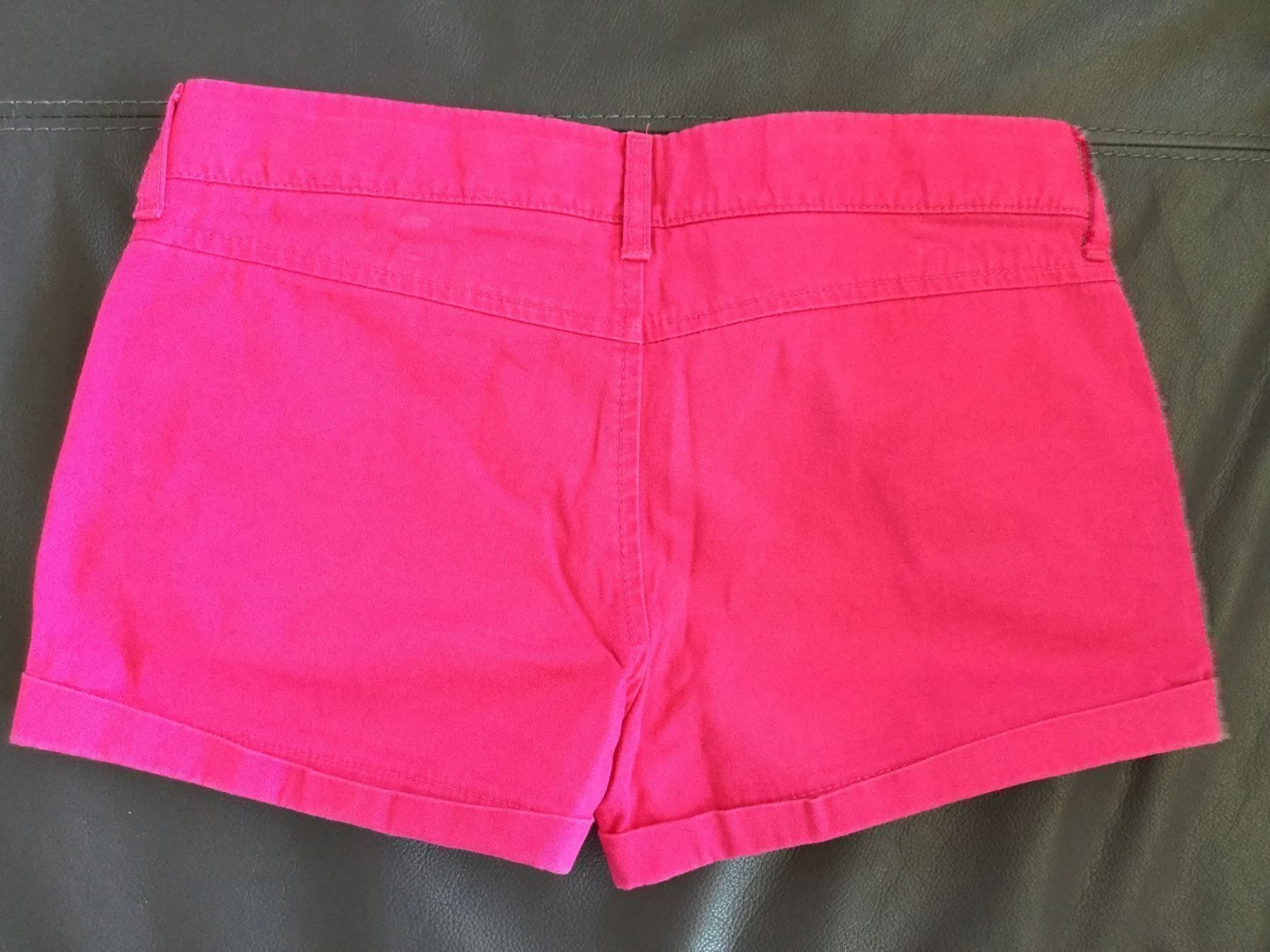 Benetton Pantaloni: Shorts pink – Usato da Horw venduto da Benny017 1