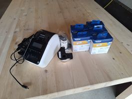 Brother Etikettendrucker QL-820NWB mit Etikettenrollen