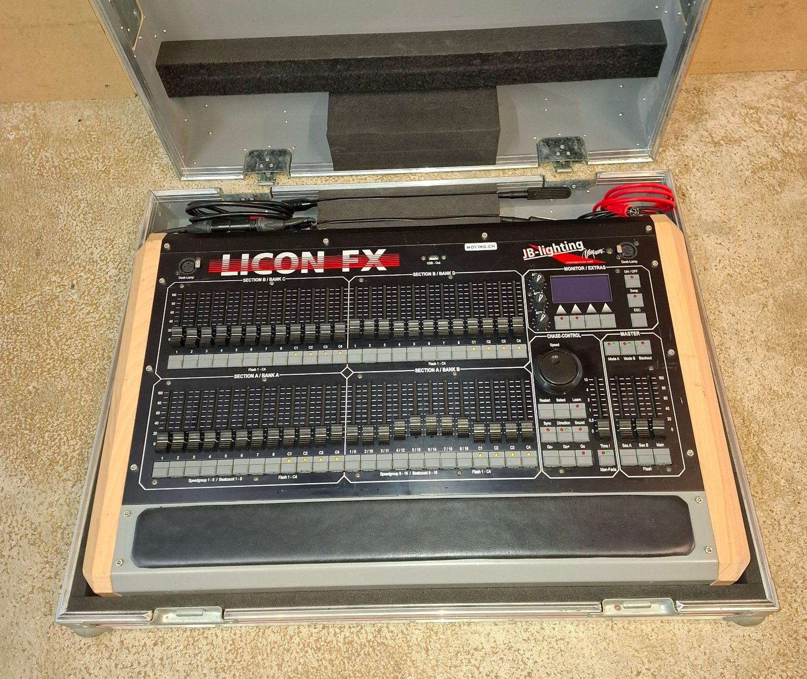 Console di mixaggio: JB Lighting Licon FX Lichtpult inklusive Case – Usato da St. Gallen venduto da moving_st.gallen