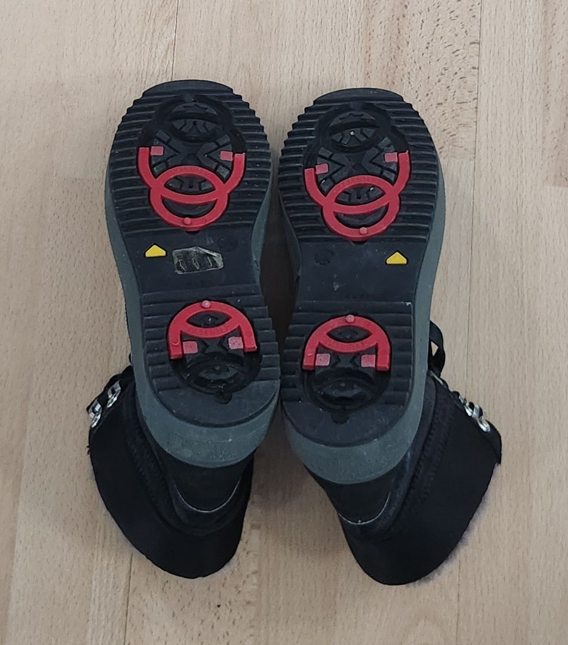 Bogner Chaussures femmes: Bottines Bogner fourrées noir avec crampons 37 – D'occasion à Niedergösgen par Eva2410 4