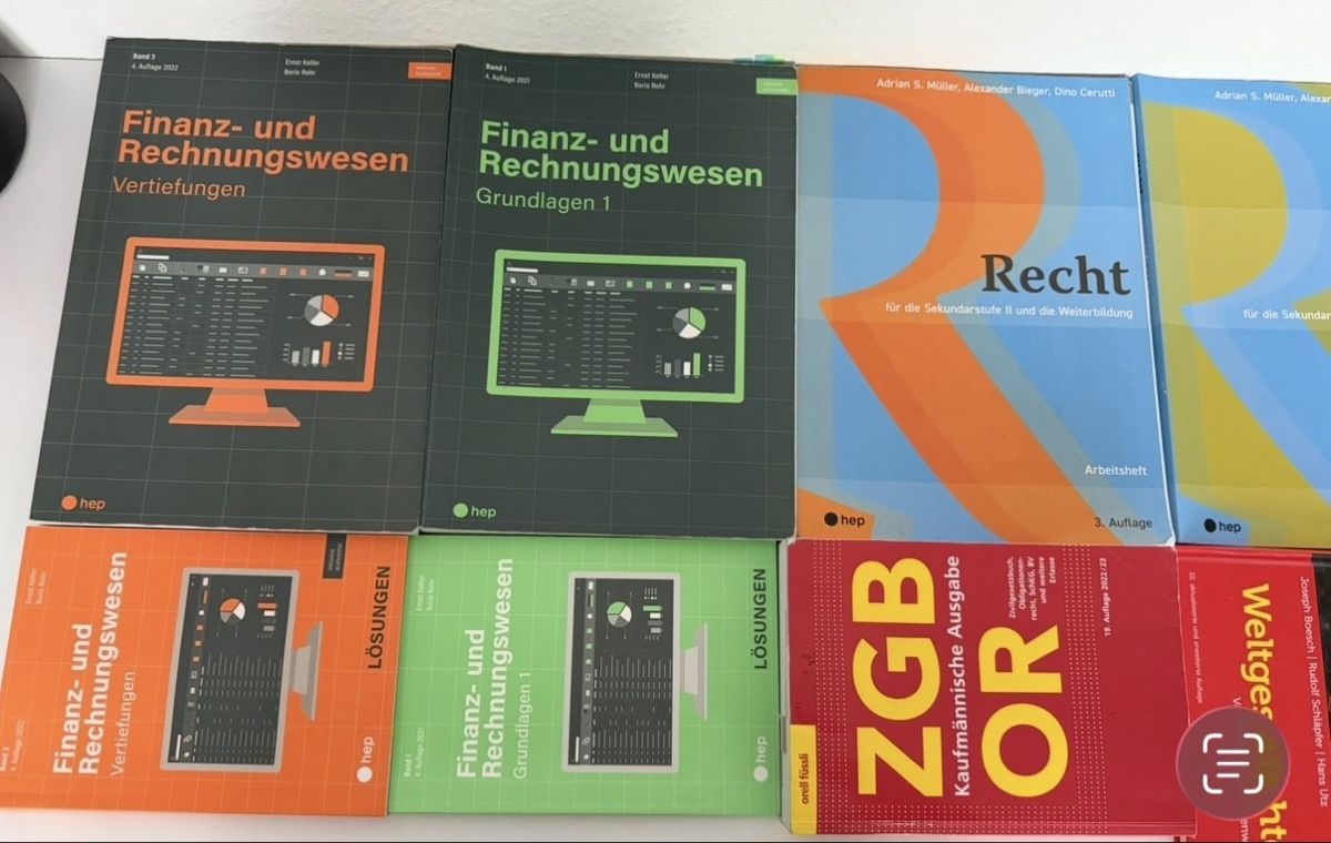 Livres: Bücherpaket  – D'occasion à Basel par Leyla_12 1