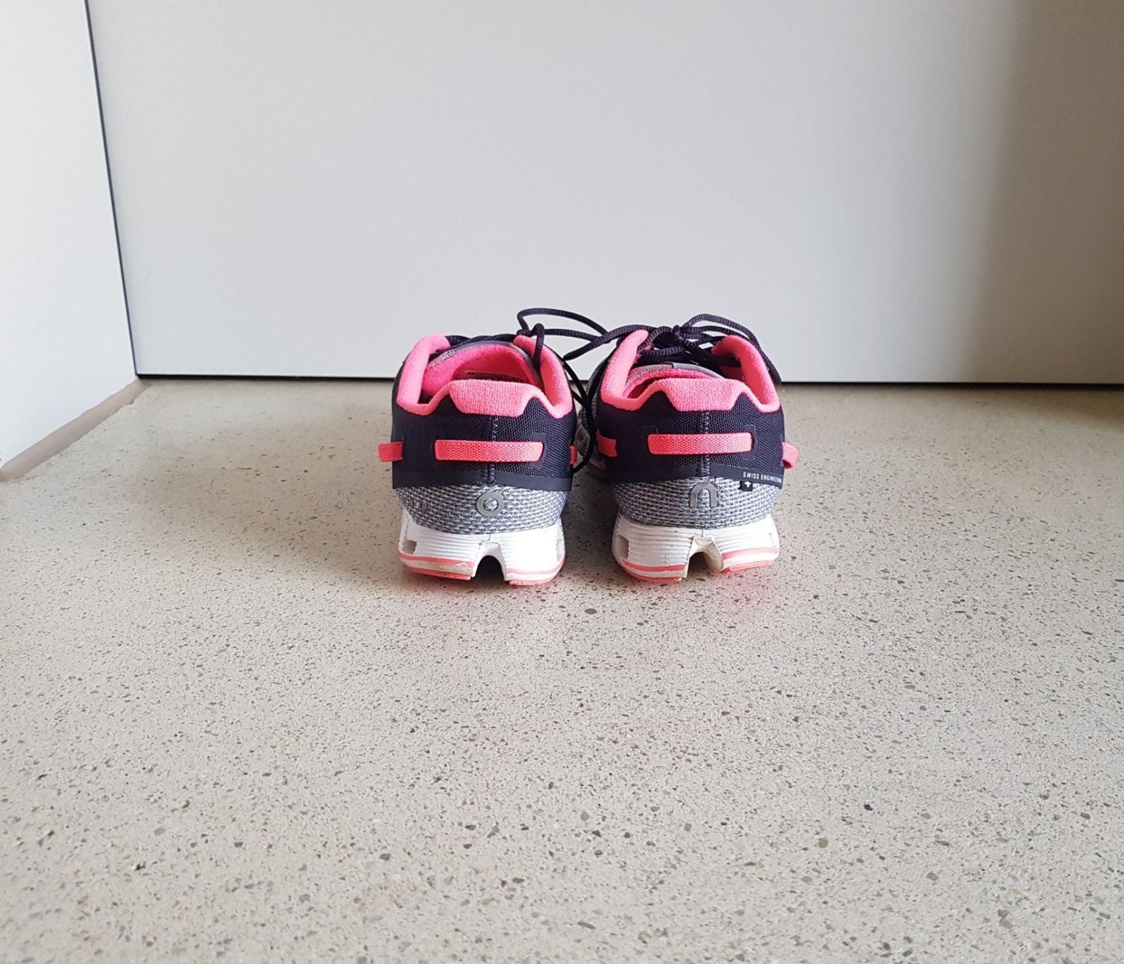 On Scarpe da donna: ON Damen Laufschuh Grösse 39 – Usato da Basel venduto da fafa68 2