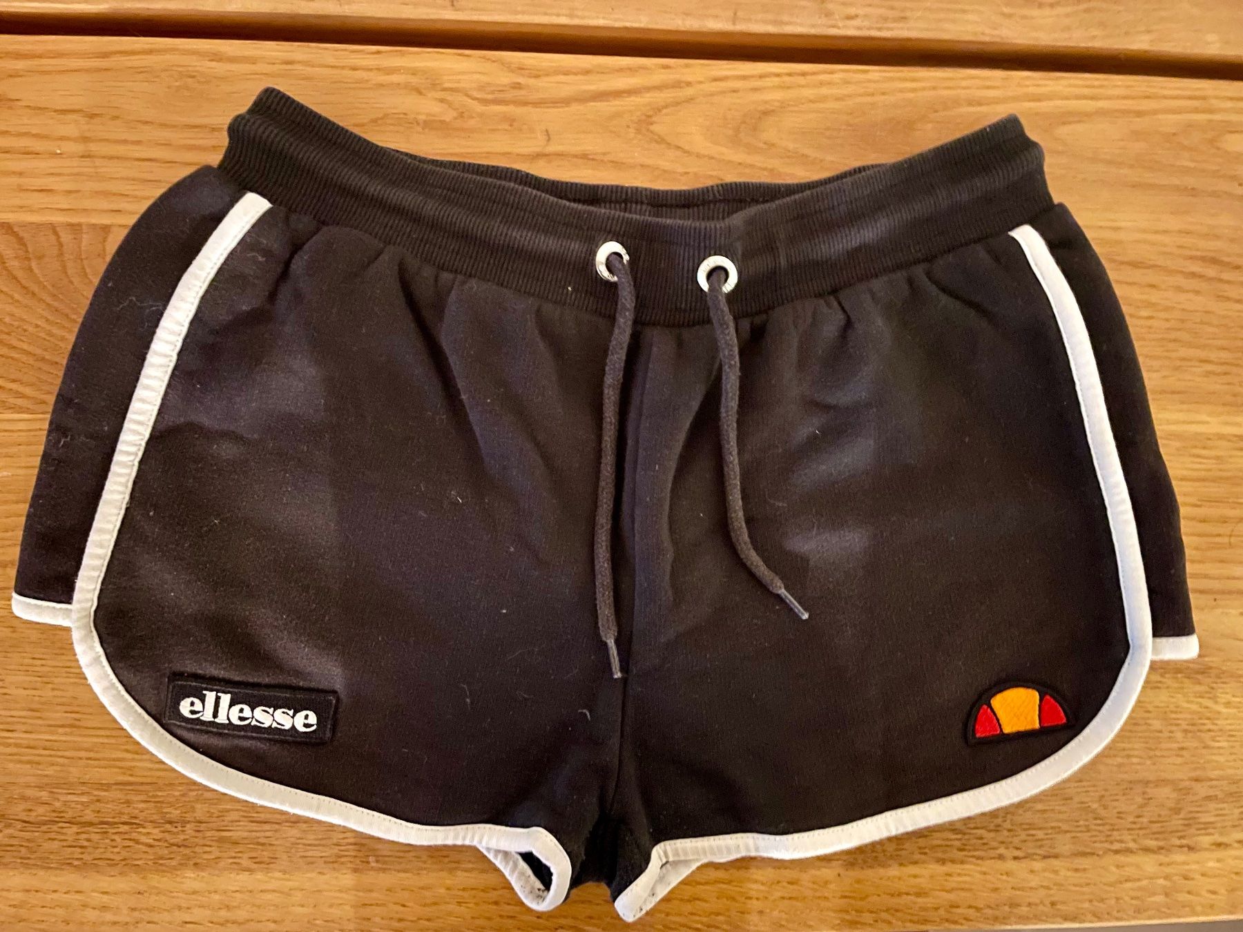 Ellesse Hosen: Kurze Hose von ellesse Grösse 140/146 – Gebraucht aus Fehraltorf von Marlene4