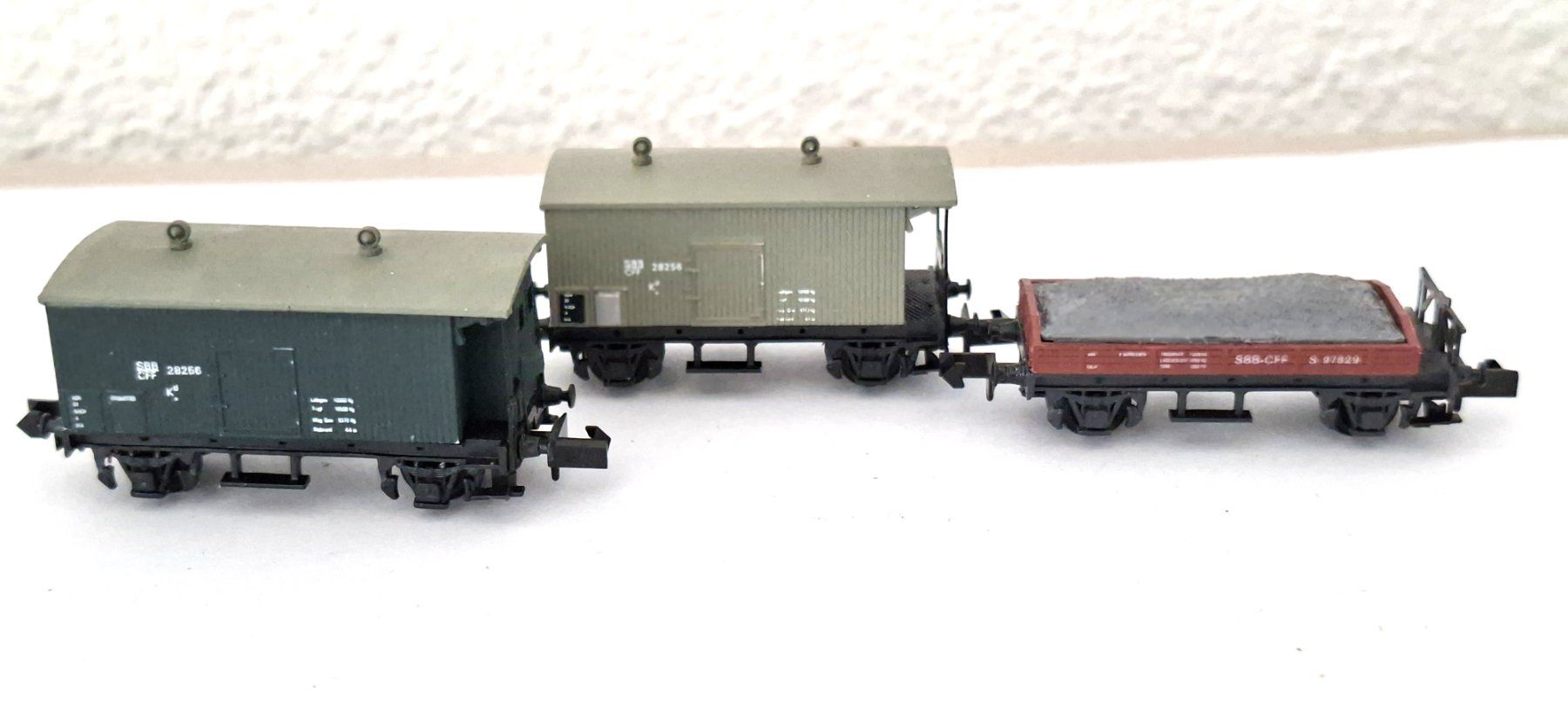 Modellini di ferrovie: 3 SBB Güterwagen vermutlich Swisstoys – Usato da Biberist venduto da Ntrains 2