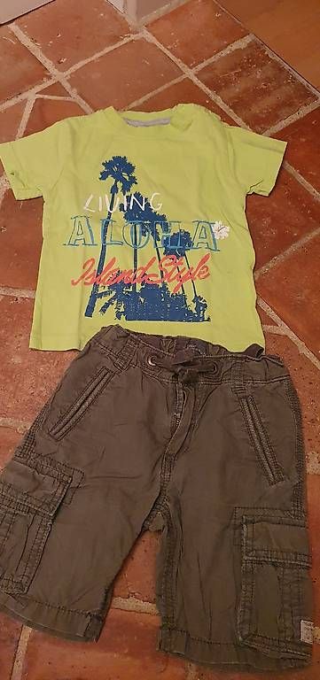 Lotti & Set di vestiti: Kurze Hose und Tshirt gr 92 – Usato da Uitikon Waldegg venduto da sgrimmer