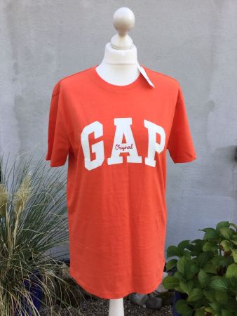 T-shirt orange marque GAP new from USA