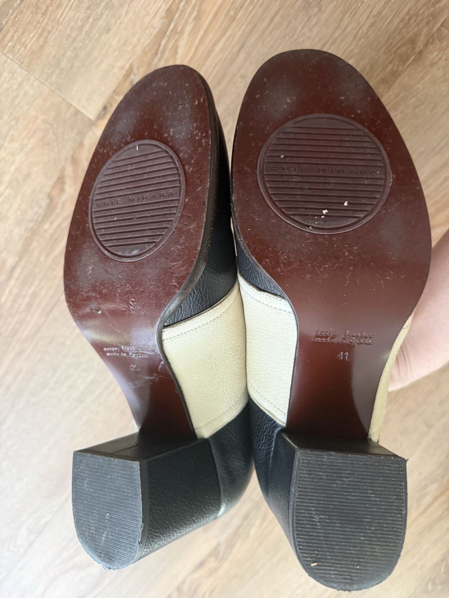 Chie Mihara Scarpe da donna: Chie Mihara Leder schwarz-beige Schnürung Gr. 41 – Usato da Nidau venduto da Preloved_Nidau 2
