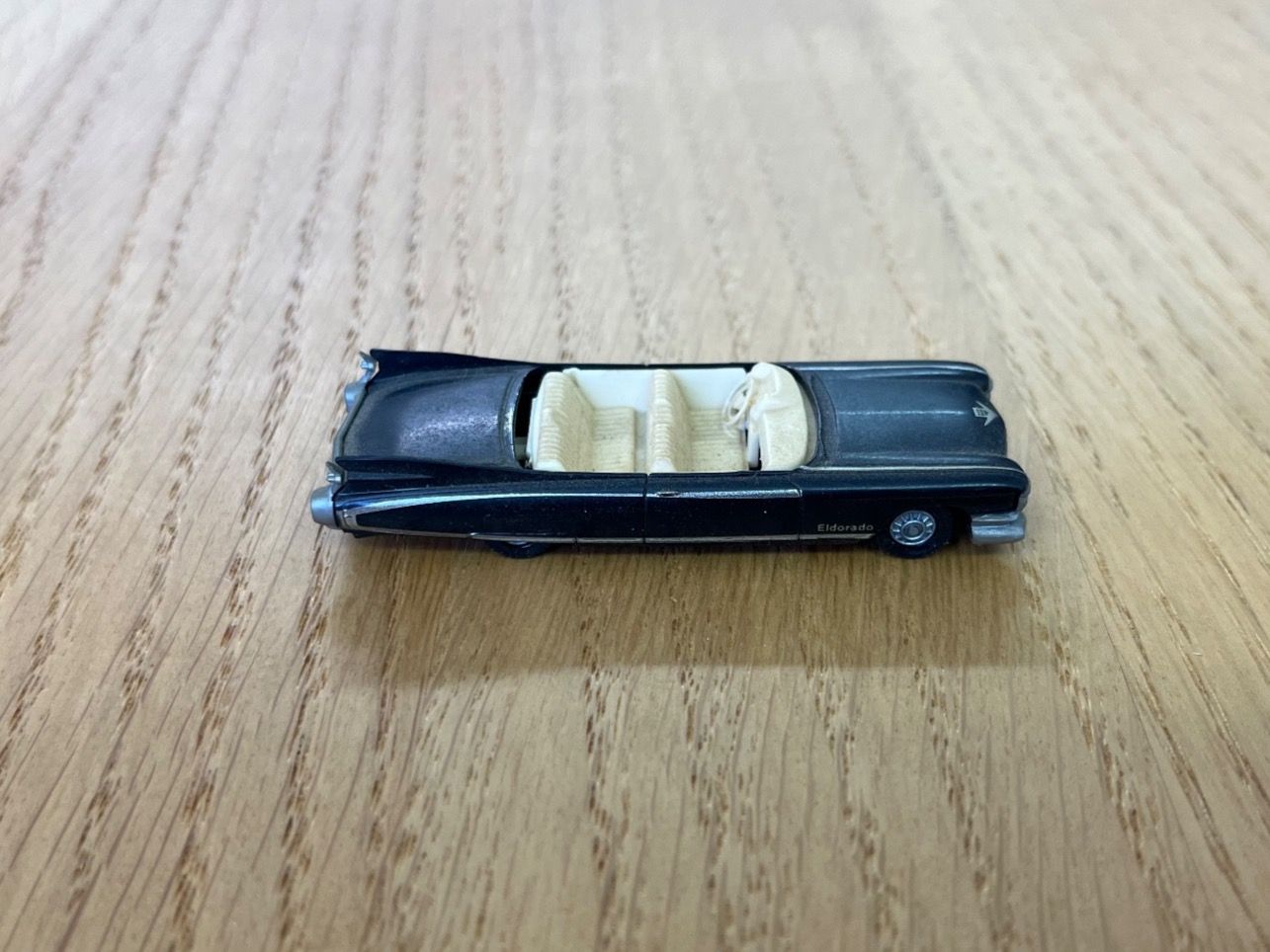 Praliné Modellini d'auto: 4 x Modell Auto 1:87, Praliné, Cadillac, Oldtimer – Usato da Netstal venduto da spaltflo01 5