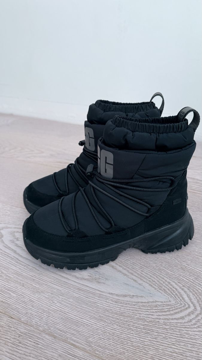 Ugg Scarpe da uomo: Bottes de neige – Usato da Bassins venduto da oal_q2gl 3