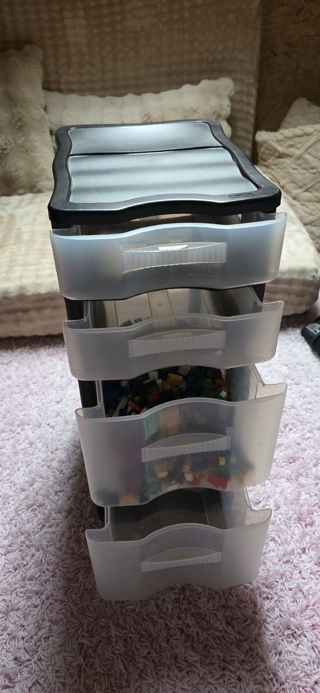 Armadi: Kleine Schubladestock inkl. Legos – Nuovo (secondo la descrizione) da Aeschi SO venduto da trindade