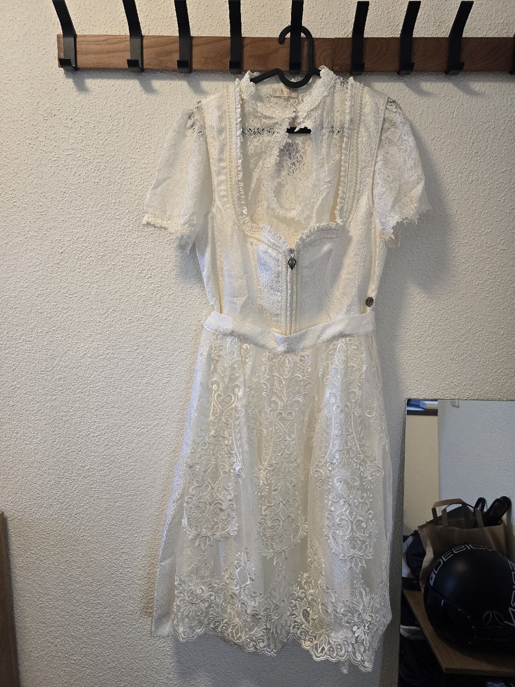 Vestiti: Dirndl mit Spitzen, cremefarben Grösse 40 – Nuovo (secondo la descrizione) da Reinach BL venduto da kar_rp9p
