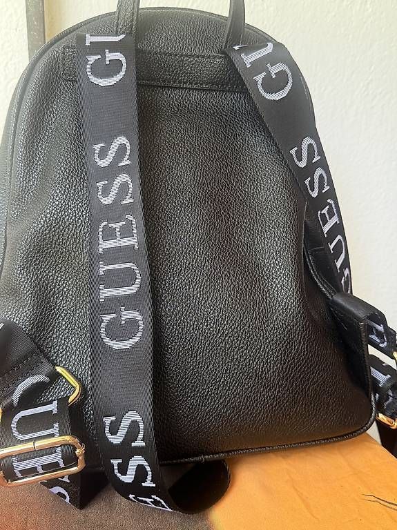 Zaini: Neu !!! Guess Rucksack, Schwarz – Usato da Bern venduto da Ninitto 3