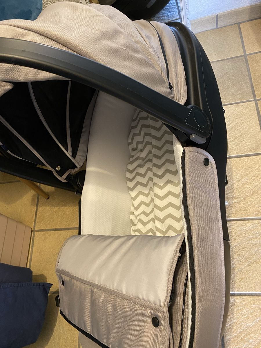 Chicco Carrozzine: Nacelle Chicco – Usato da Bellevue venduto da cou_7g9g 6