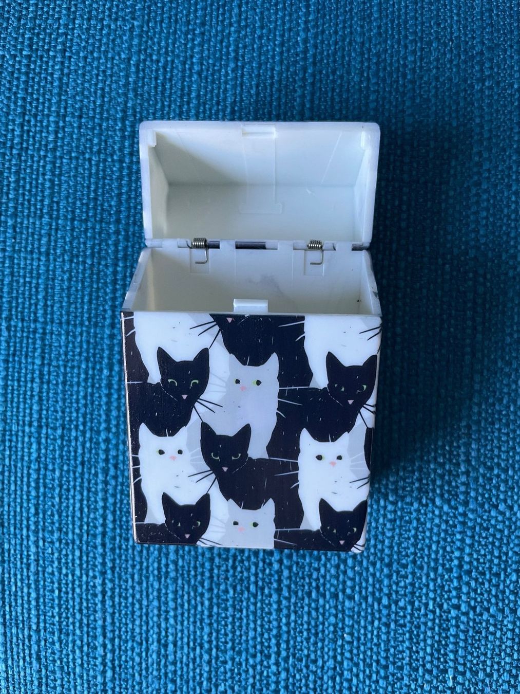 Altri Prodotti per fumatori: Zigaretten-Etui Katzenmotiv – Nuovo (secondo la descrizione) da Zürich venduto da and_bbr2