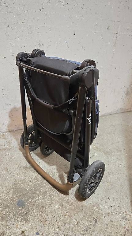 Carrozzine: Poussette Joie Navy – Usato da Renens VD venduto da deb_gv7y 3