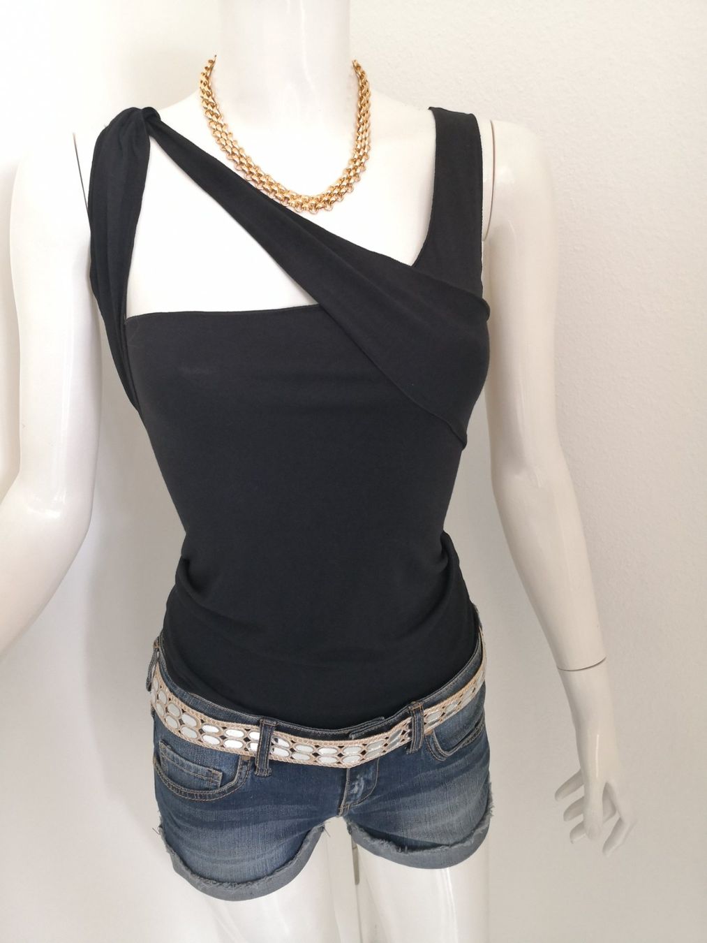 Mango Top: 🤩MANGO TRAPEZ-TOP STRETCH SCHWARZ – Nuovo (secondo la descrizione) da Olten venduto da Naja-Twins-Twins 4
