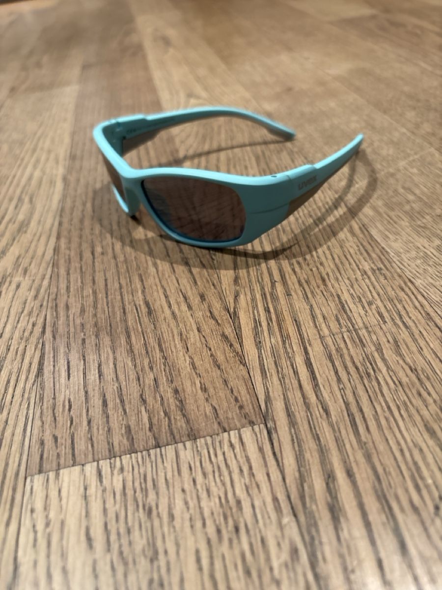 Uvex Brillen & Gläser: baby Sonnenbrille von Uvex – Gebraucht aus Baar von Ginasoskin