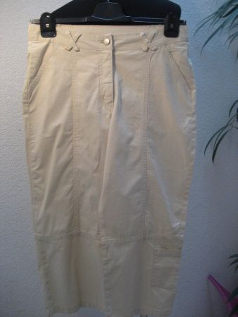 Pantalon 3/4 stretch taille 42, neuf