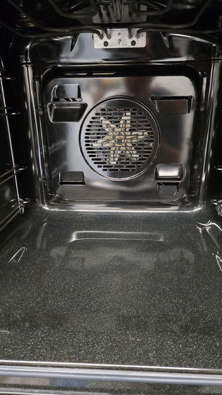 V-Zug Backöfen: V-Zug Combair V600 Einbaubackofen Nero 55cm – Gebraucht aus Rümlang von Idre 4