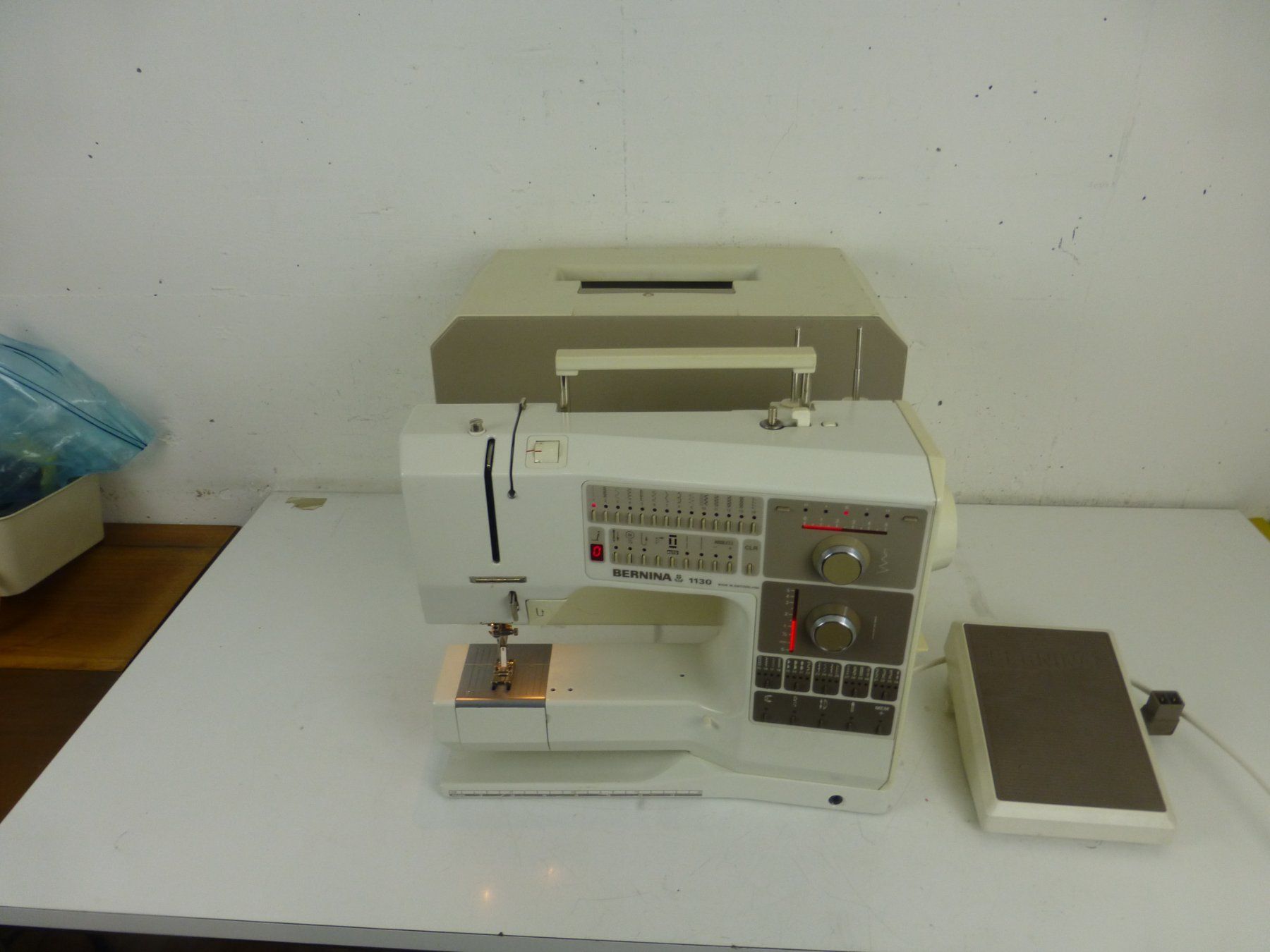 Bernina Macchine da cucire: Nähmaschine Bernina 1130 mit Koffer – Usato da Fahrweid venduto da ekv