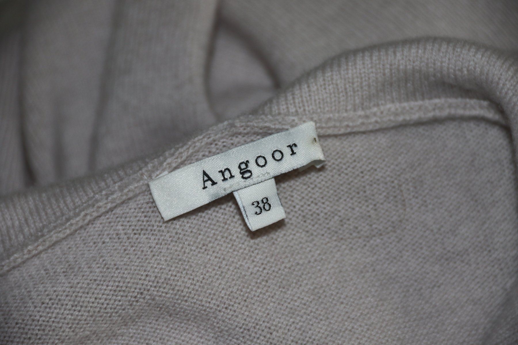 Maglioni & Felpe: Wunderschöner Kapuzenpullover 100% Wolle   von ANGOOR Gr.38 – Nuovo (secondo la descrizione) da Oberwil-Lieli venduto da Svetlana28 7