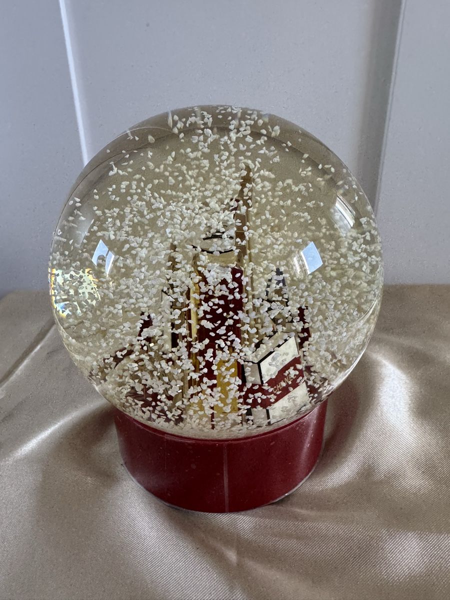 Toutes les décorations: Chanel Schneekugel Rot – Neuf (Voir description) à Bern par Blueangel6 4