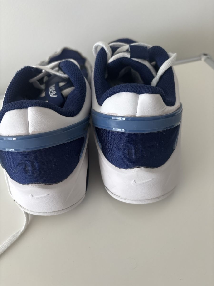 Nike Chaussures garçon: Nike Schuhe  – D'occasion à Salenstein par sehrgut 3