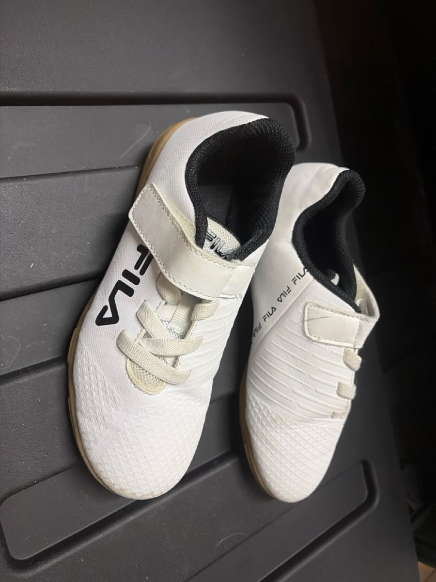 Fila Scarpe da uomo: Hallenturnschuh Fila, Grösse 33 – Usato da Granges-Paccot venduto da Fwaeber