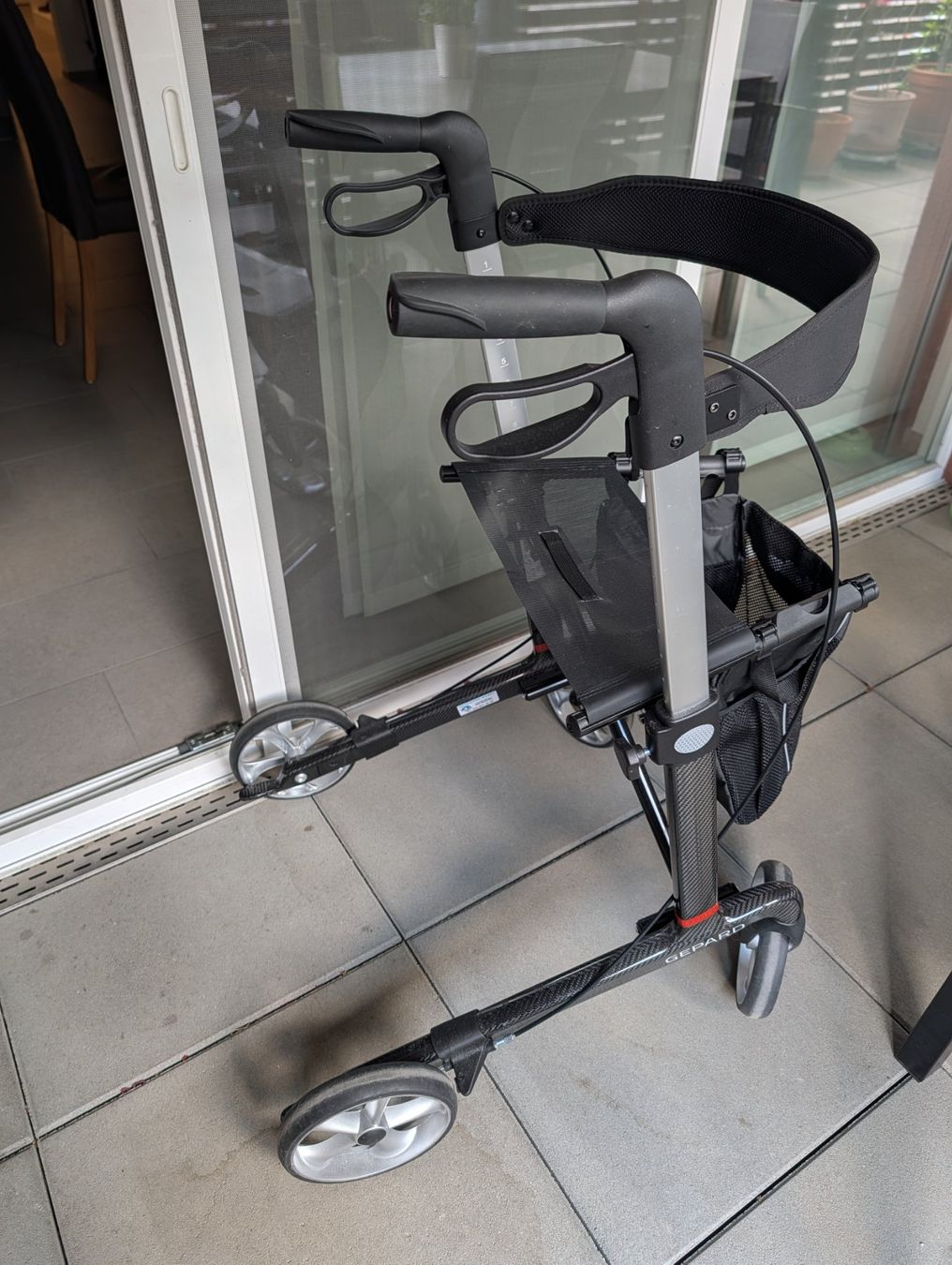 Gehhilfen: Gepard Carbon Rollator, sehr leicht und stabil – Gebraucht aus Niederönz von kar_p8kj 2