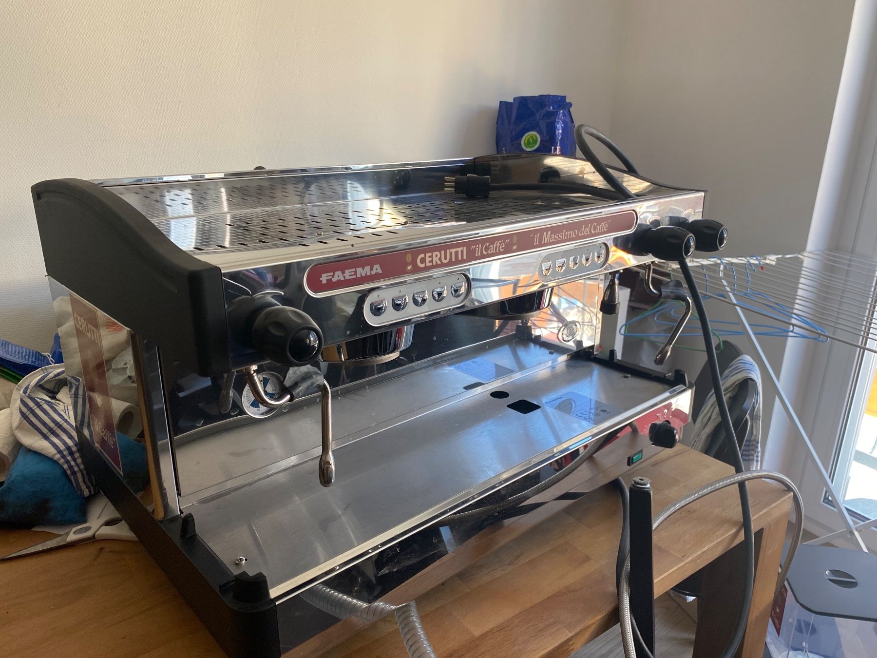 Faema Macchine per caffè & Macchine per espresso: neuwertig Kaffee Machine Fatma E98 RE A2 – Nuovo (secondo la descrizione) da Zürich venduto da ave_msr2