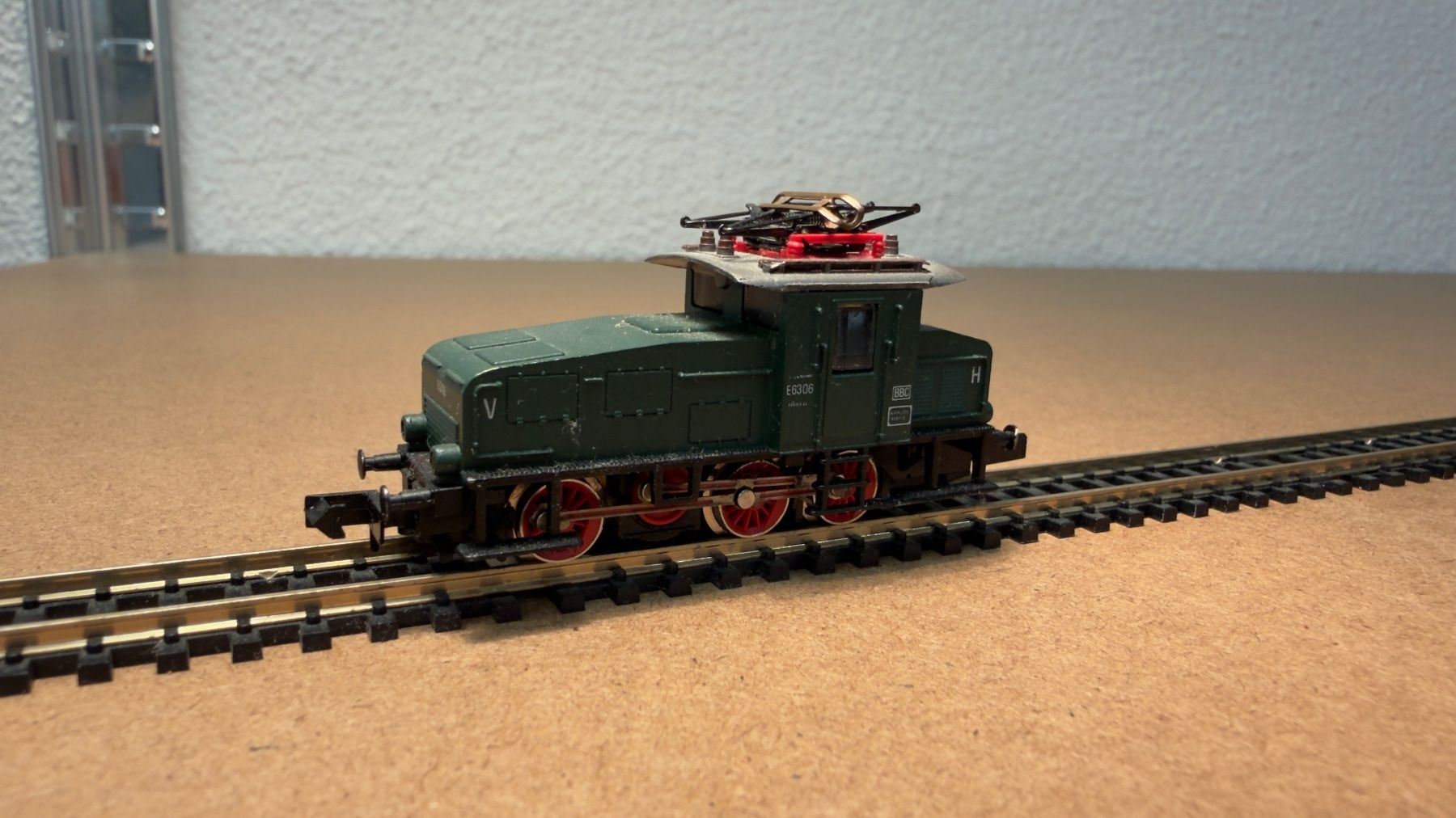Arnold Modellini di ferrovie: Arnold E-Lok 2460 Spur N in OVP – Usato da Schlieren venduto da rat_lq6b