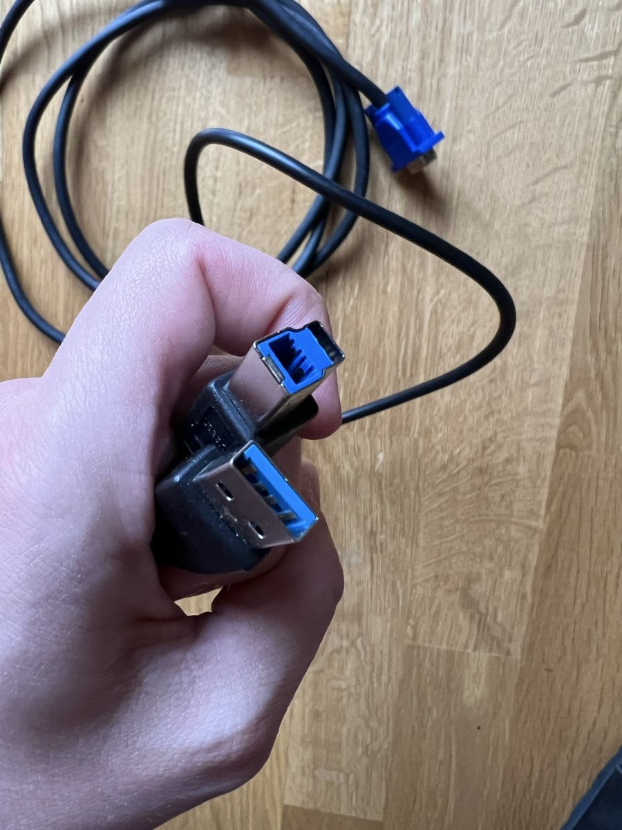 Cavi: VGA Kabel & USB Kabel Set – Usato da Basel venduto da clembou 2