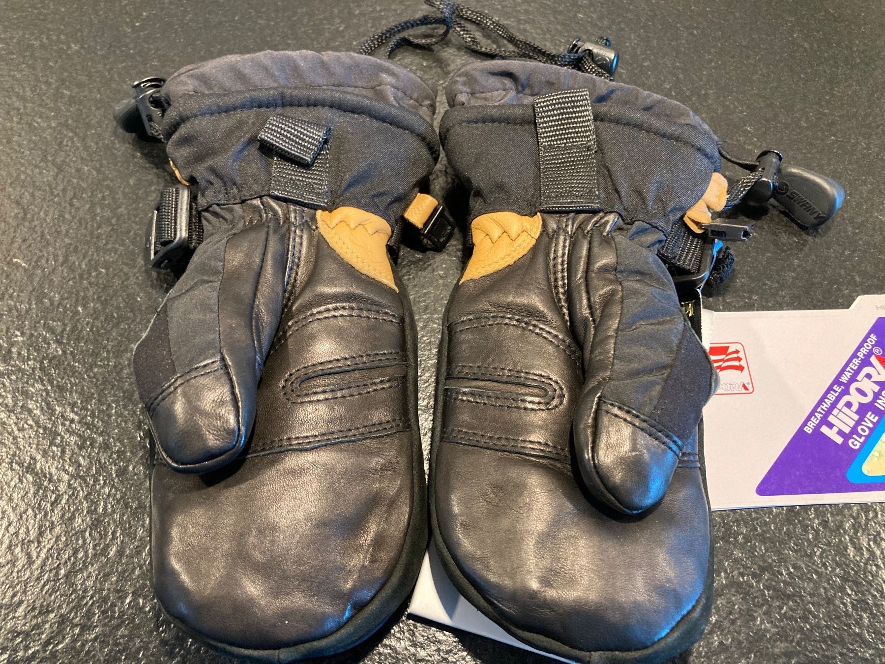 Guanti & manicotti: Gants ski – Nuovo (secondo la descrizione) da Neuchâtel venduto da sta_7qfy 1