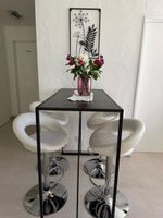 Bartisch mit 4 Barhocker, weiss/schwarz, guter Zustand