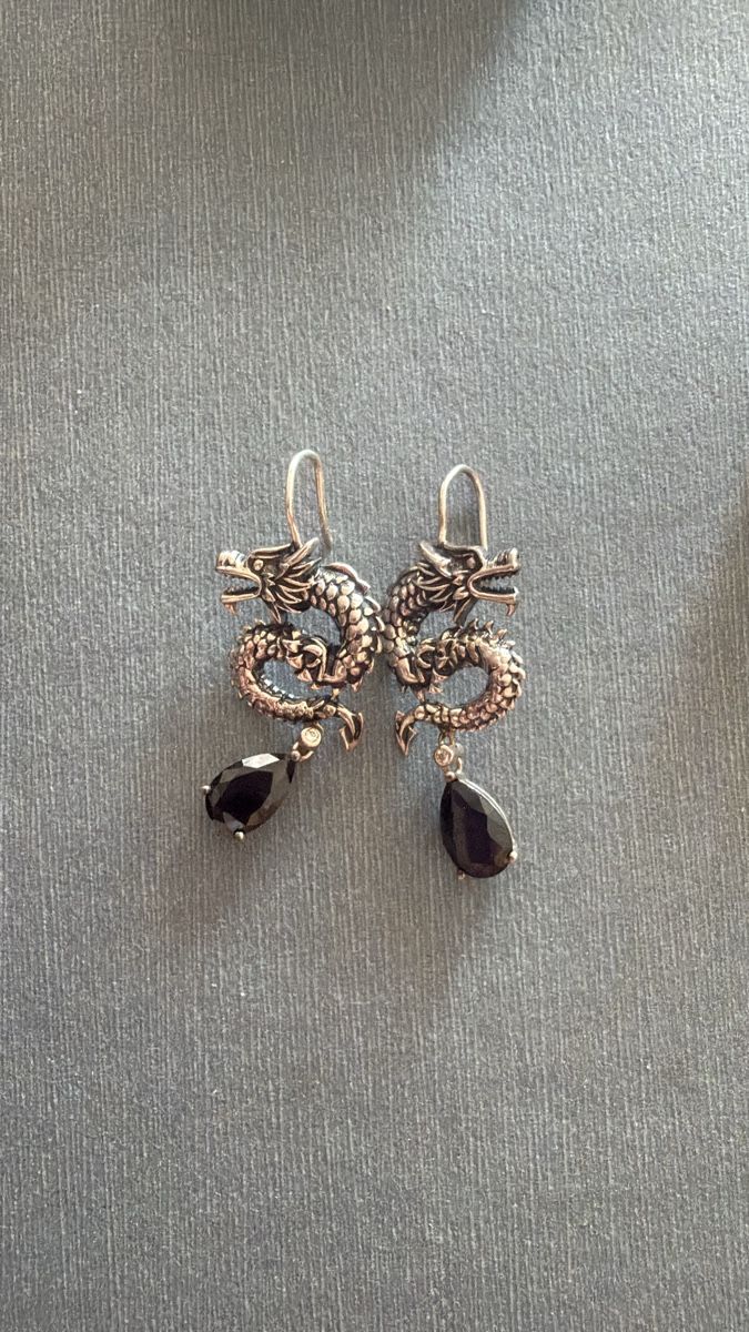 Thomas Sabo Orecchini pendenti & Orecchini a lobo: Ohrringe Thomas Sabo Drachen mit schwarzen Steinen neu – Nuovo (secondo la descrizione) da Dietikon venduto da Vanessabr