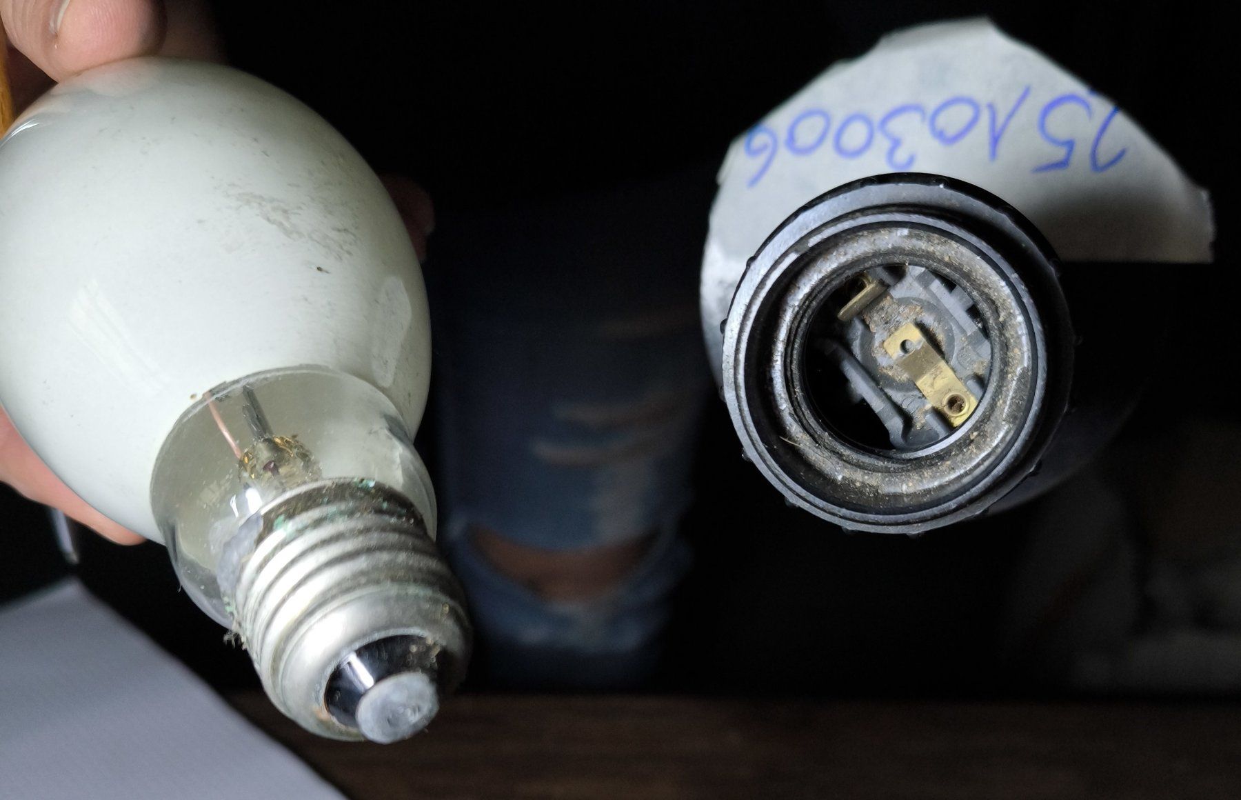 Lampen: Tischlampe Eisen mit Schirm – Gebraucht aus Rorschacherberg von snOOpydOg11 6