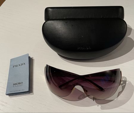 Prada Sonnenbrille SPR54G, Top Zustand, Sommer kann kommen!