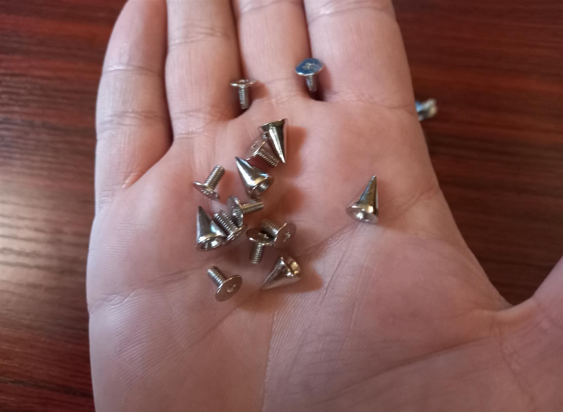 Alle Werkzeuge: 400x konischen Nieten 7x10mm / rivet conique – Neu und originalverpackt aus Bussigny von batishop 1