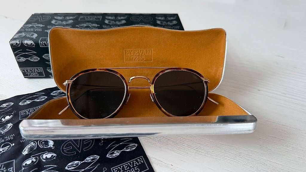 Brillen & Gläser: EYEVAN7285 717 Sonnenbrille – Neu und originalverpackt aus Volketswil von oli_l2zq