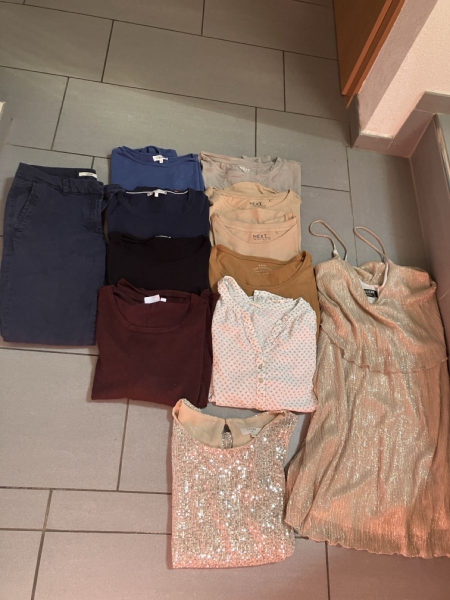 Lotti di vestiti: Kleiderpaket Damen 12 Teile / Versand – Usato da Rüdlingen venduto da Schnoegli2007