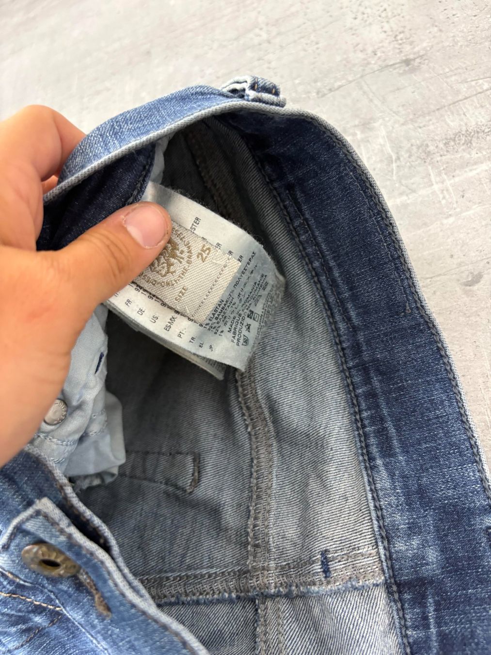 Diesel Jeans: Vintage Diesel Bootcut Flared Jeans (S) – Nuovo (secondo la descrizione) da Werdenberg venduto da hase.vintage 5