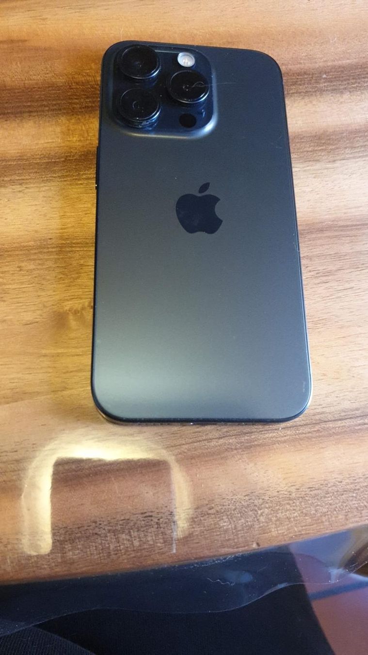 Apple Telefoni cellulari / Smartphones: iPhone 15 Pro 256Gb – Usato da Basel venduto da Ajscha7o1 1