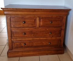Commode en merisier massif de style Louis-Philippe 